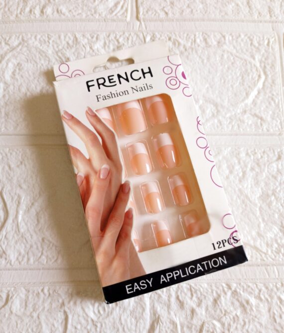 Easy Stick On Artifical Manicure Nails