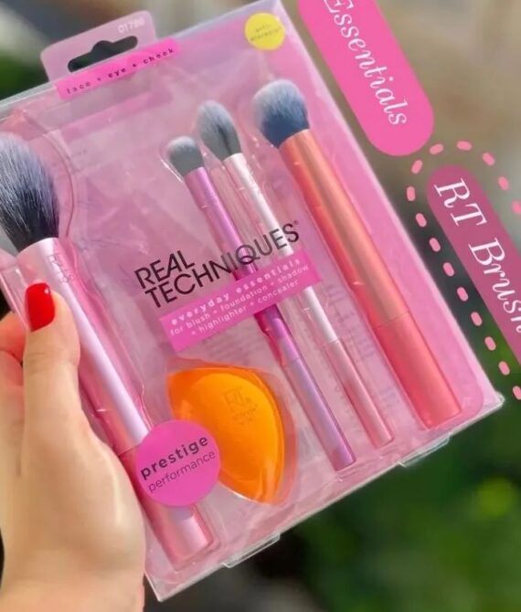 RT Brush Set & Beauty Blender